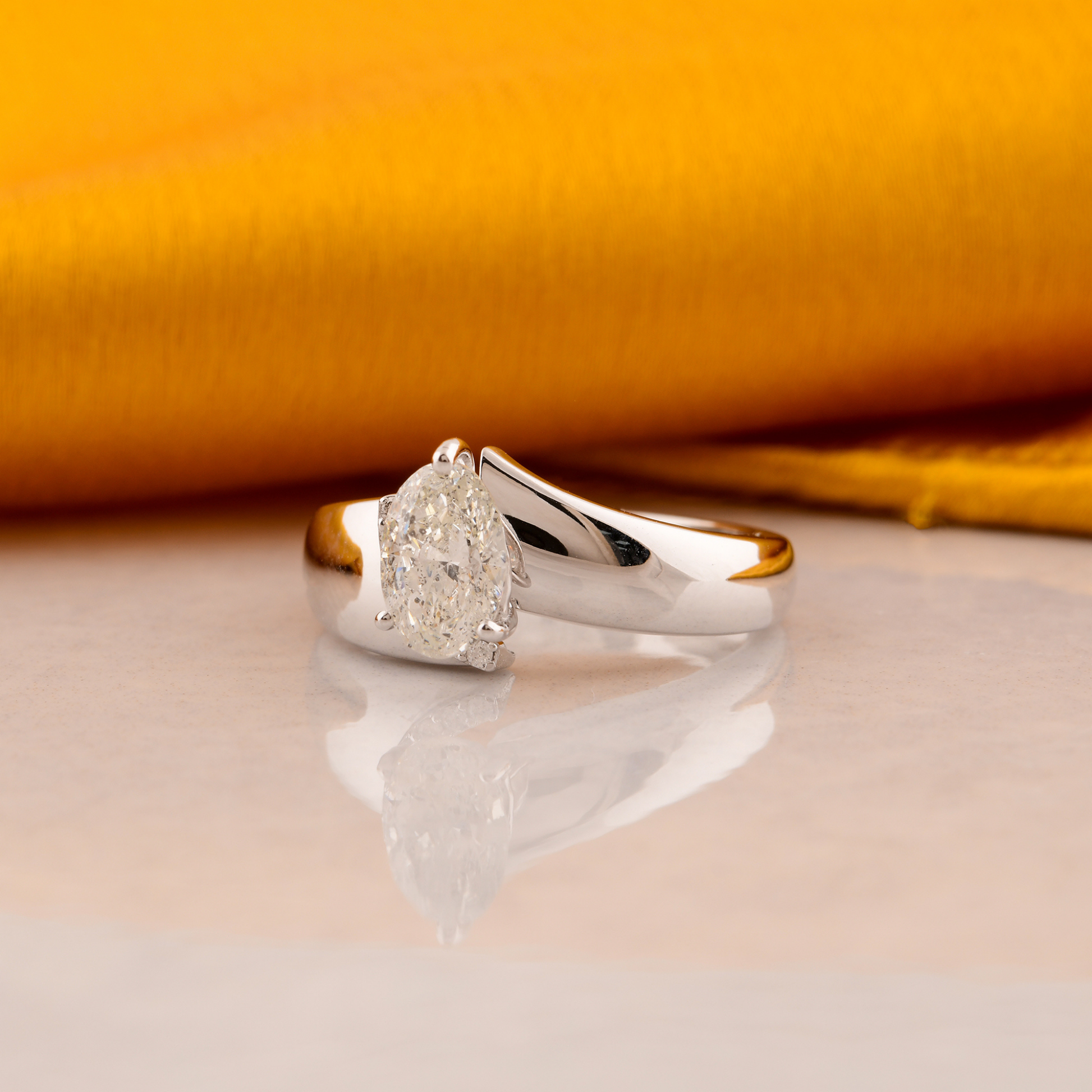 Oval Cut Natural SI Clarity HI Color Diamond Engagement Fine Gold Ring