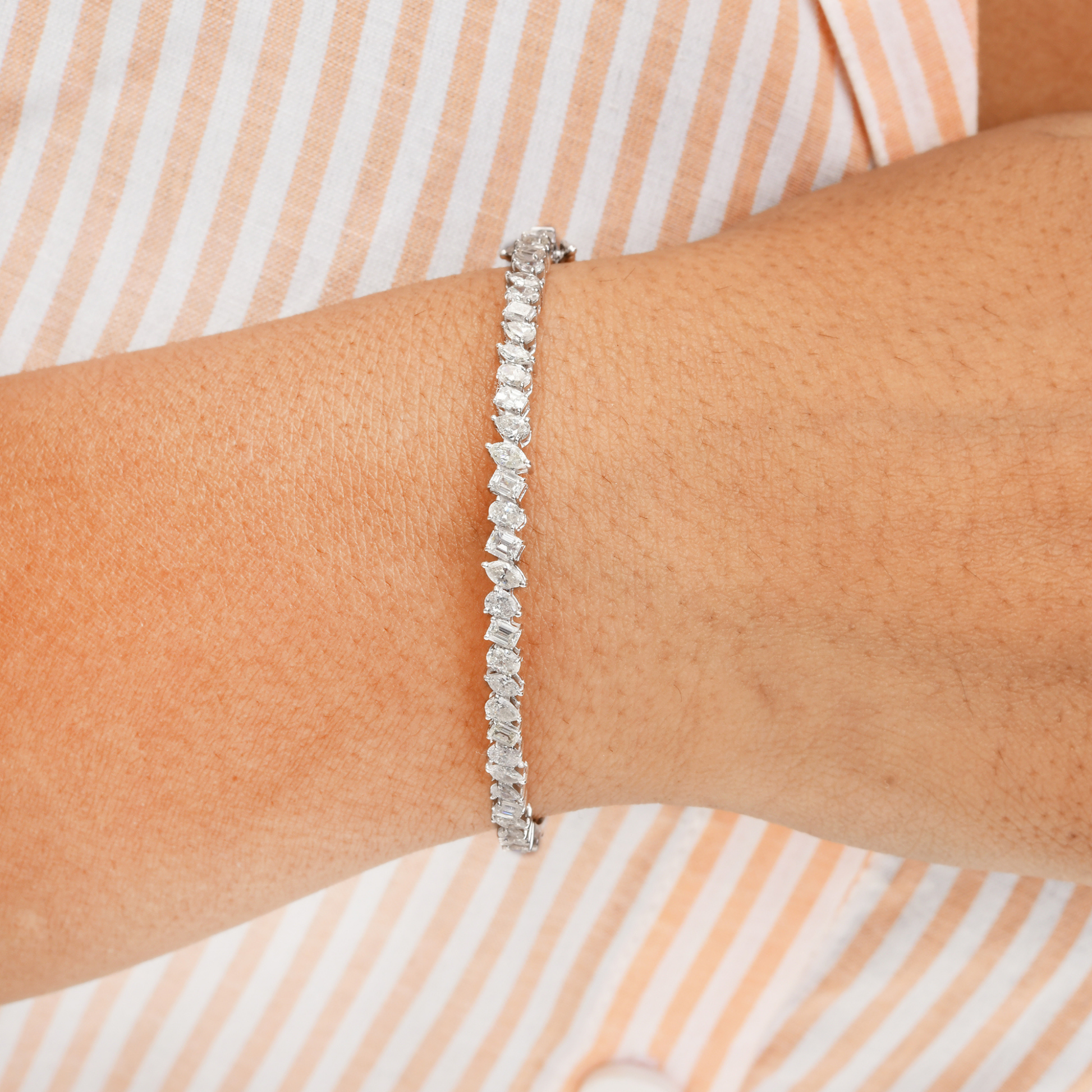 2.48 Carat Natural SI/HI Multi Shape Diamond Bangle Bracelet