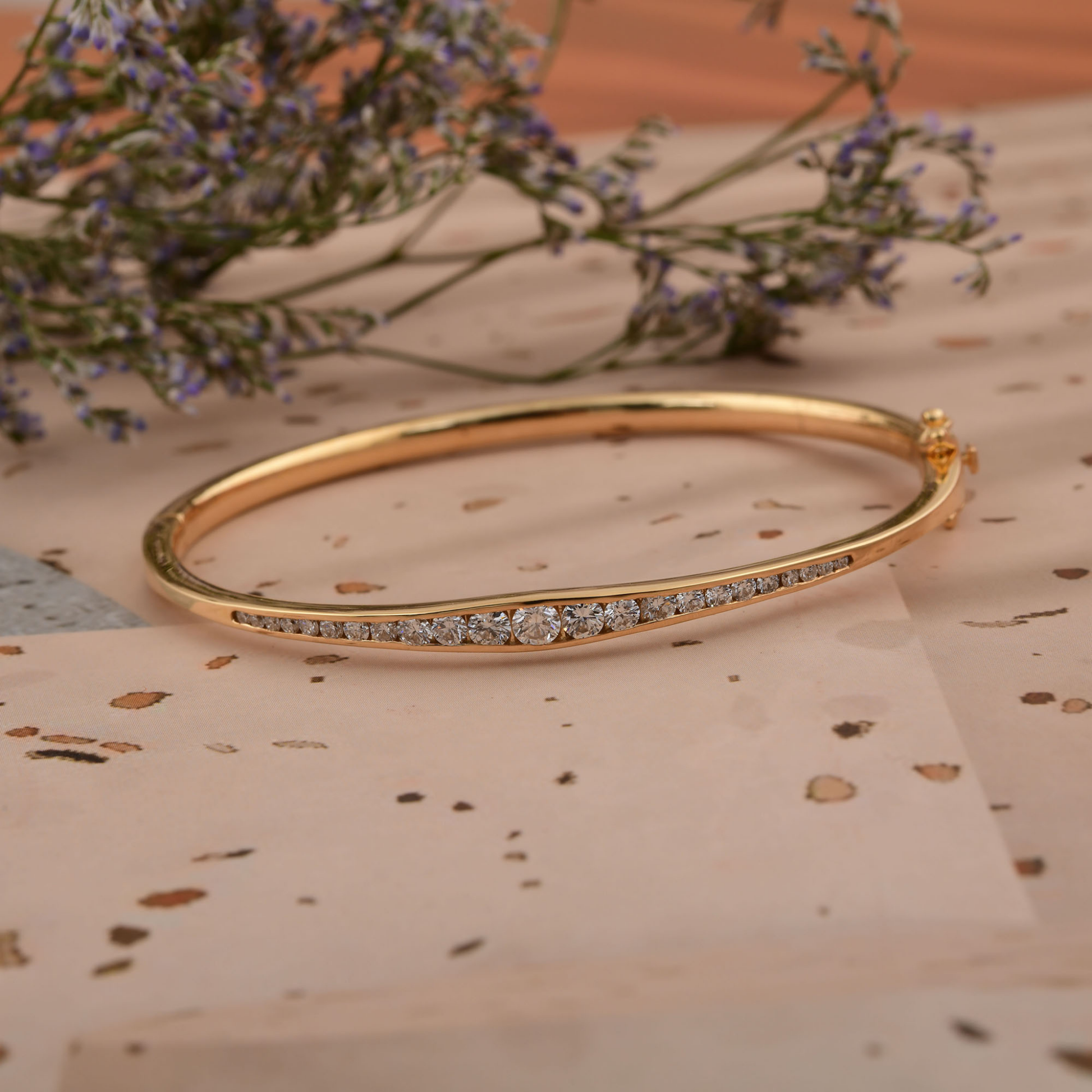 Handmade SI Clarity HI Color Natural Round Diamond Bangle Bracelet