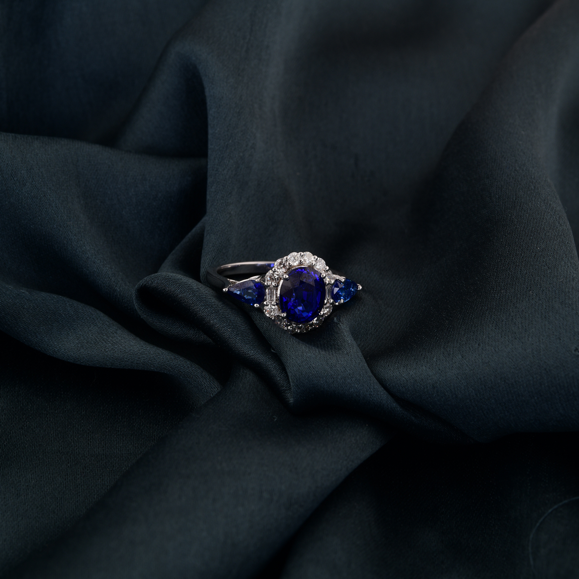 3.23Tcw Baguette Cut Diamond Natural Blue Sapphire Halo Ring in Solid Gold