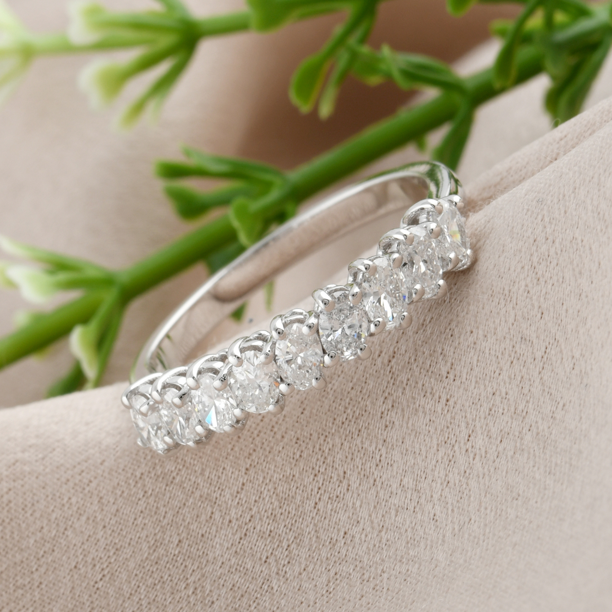 Minimal SI Clarity HI Color Natural Diamond Ring in Fine Gold