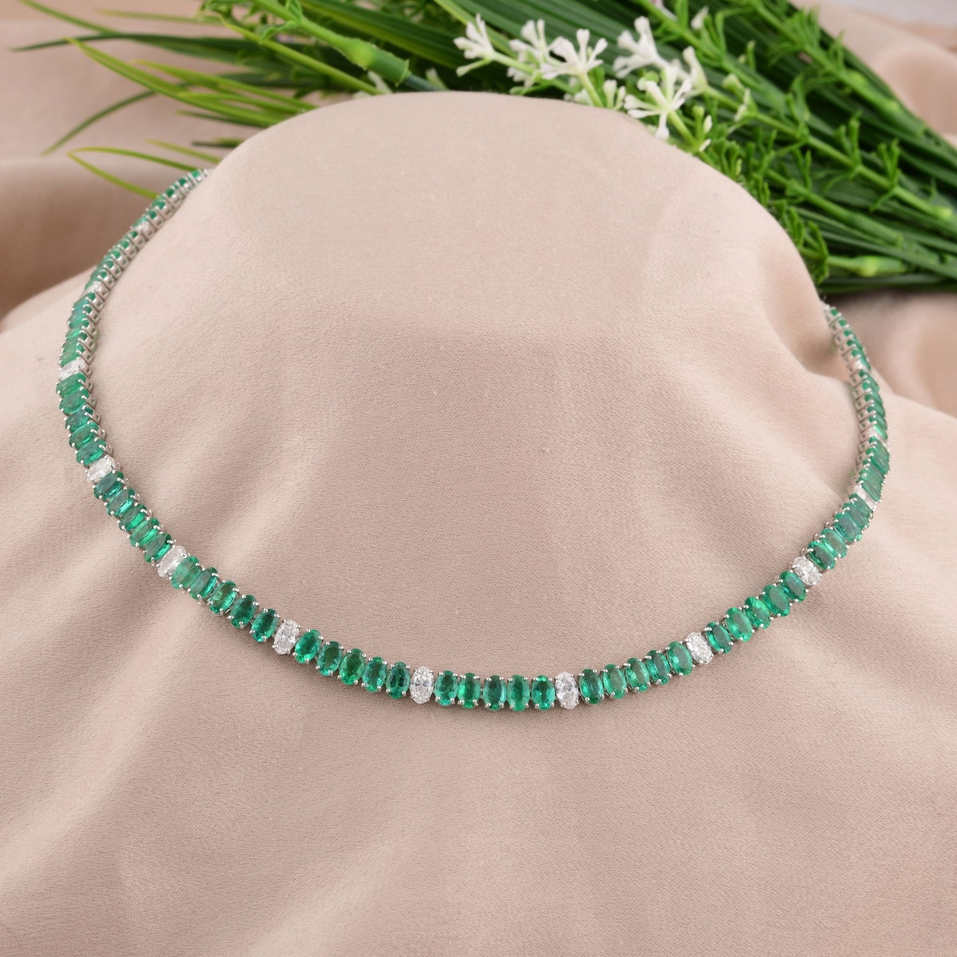 Zambian Emerald Oval Brilliant Cut Natural Diamond Gold Women Necklace