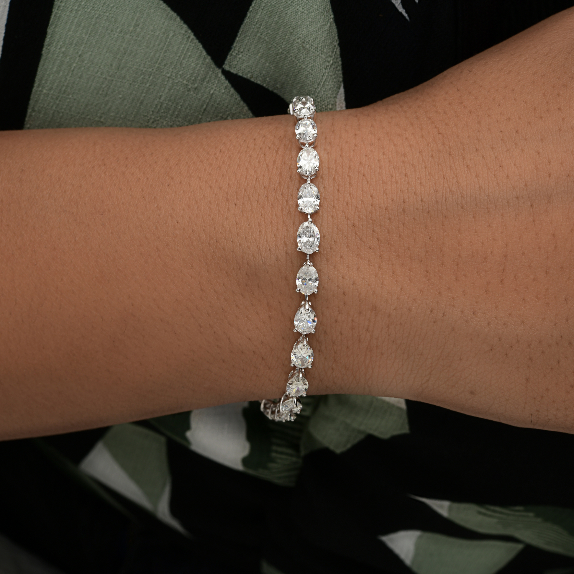 10 Carat SI Clarity HI Color Natural Oval Diamond Solid Gold Bracelet
