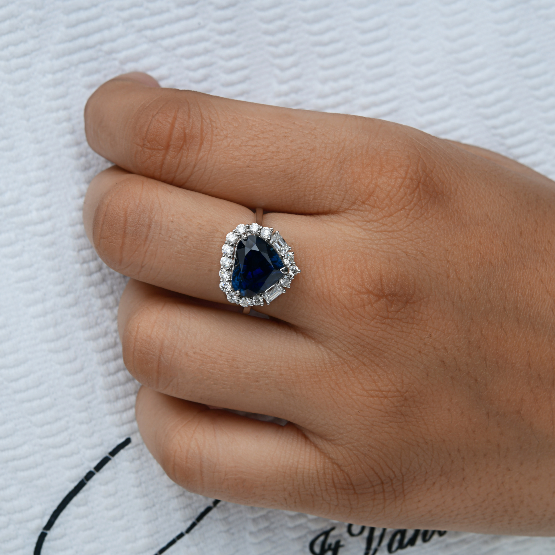 5.41 Tcw Natural Blue Sapphire Gemstone SI/HI Diamond Heart Gold Ring