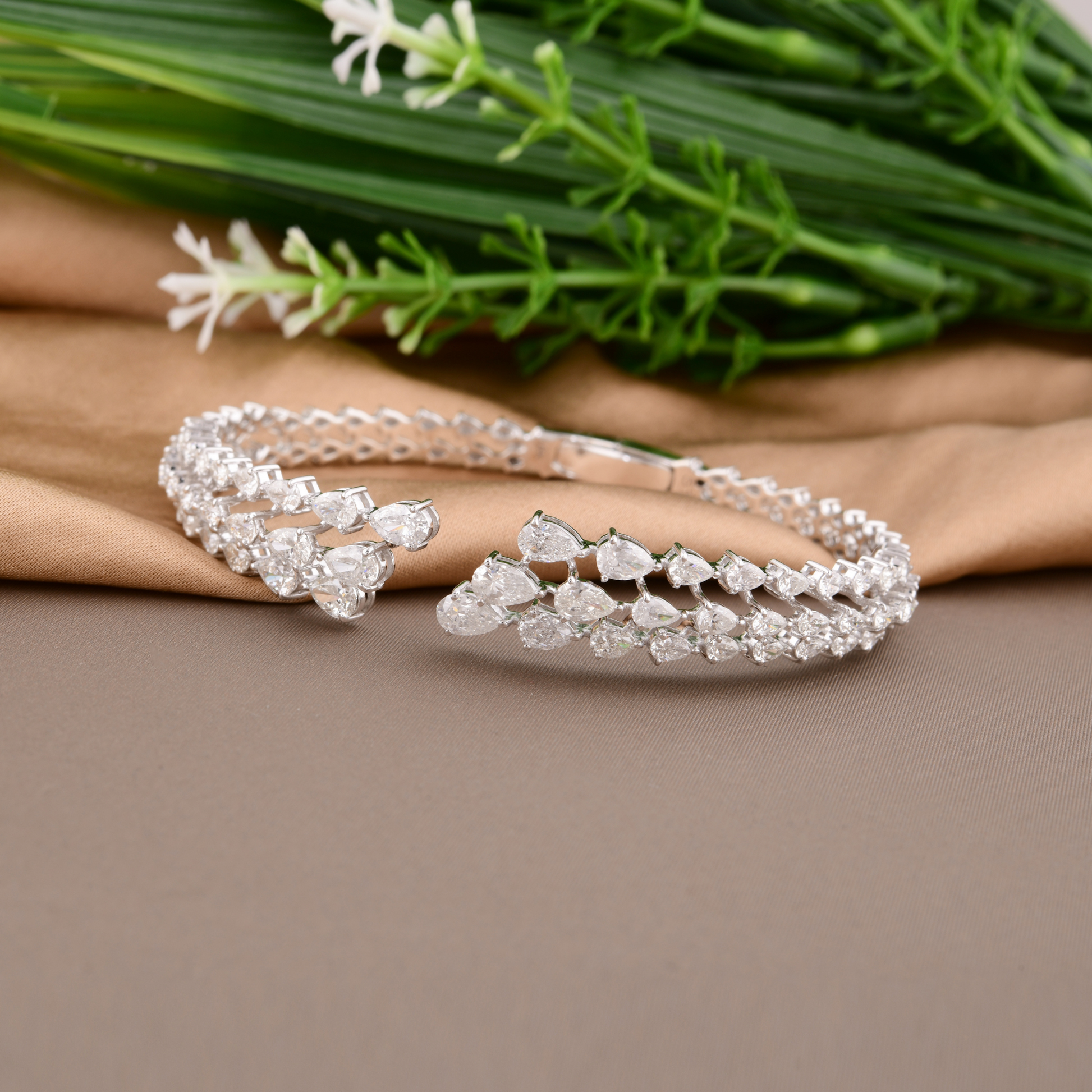 4.70 Carat Gold Teardrop Diamond Statement Bangle Bracelet in Fine Gold