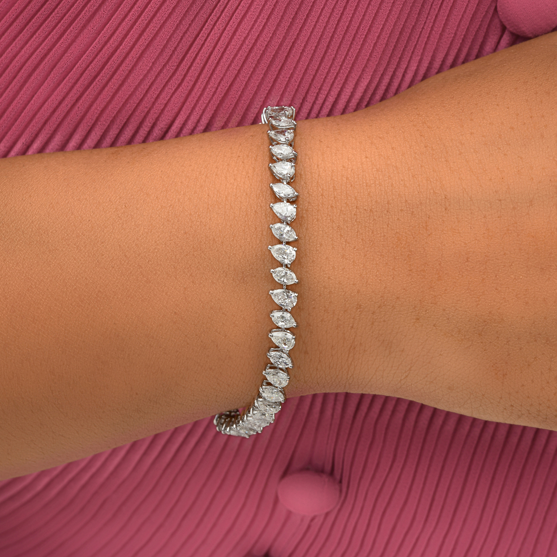 8.70 Carat Natural HI/SI Marquise Pear Diamond Tennis Gold Bracelet