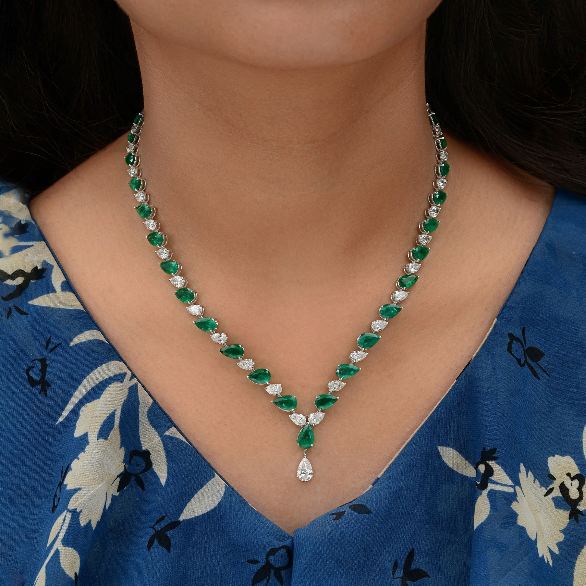 Fine 18k Gold Pear Cut 34.60 Tcw Natural Diamond Zambian Emerald Necklace