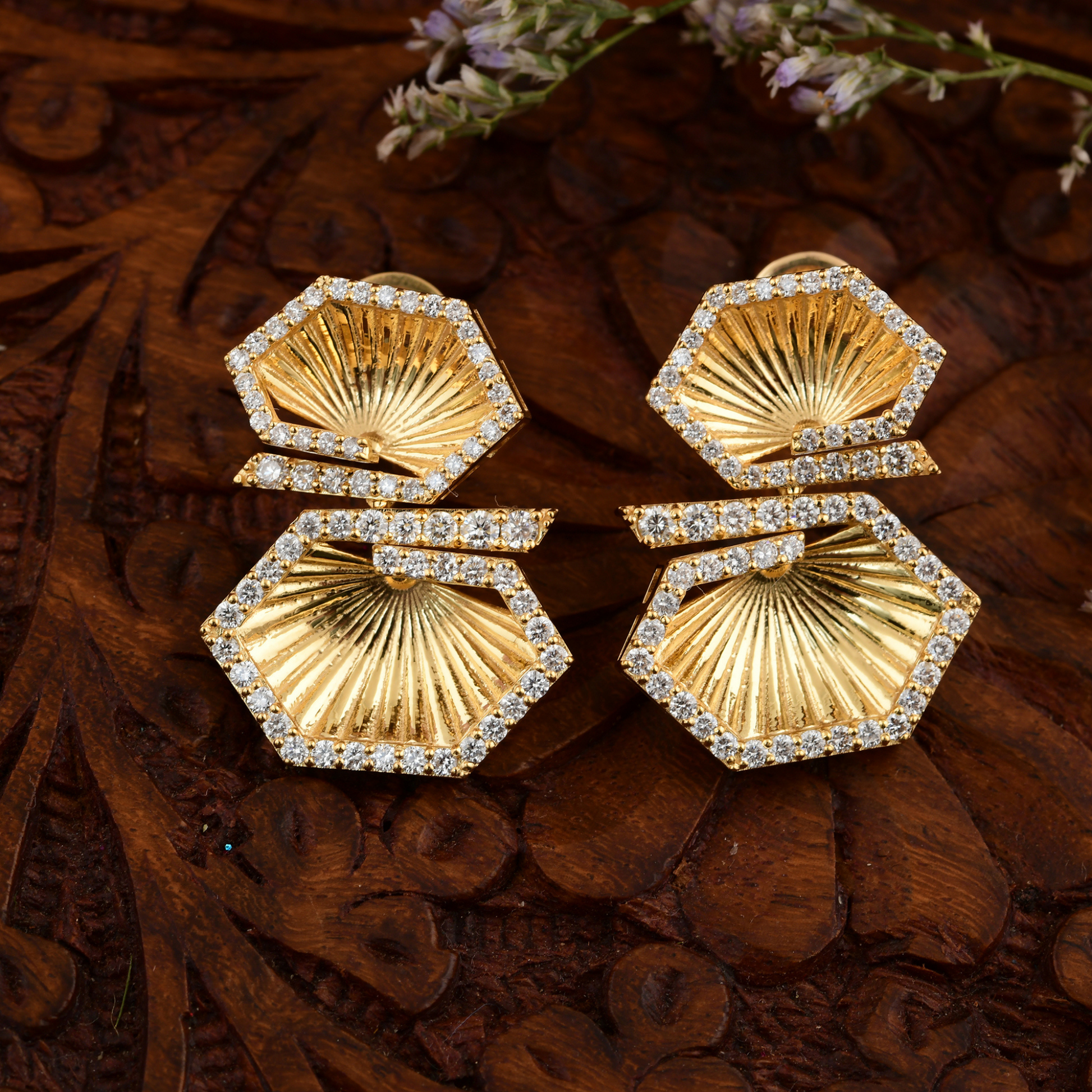Contemporary Solid Gold 1.42 Carat Textured Natural Diamond Dangle Earrings