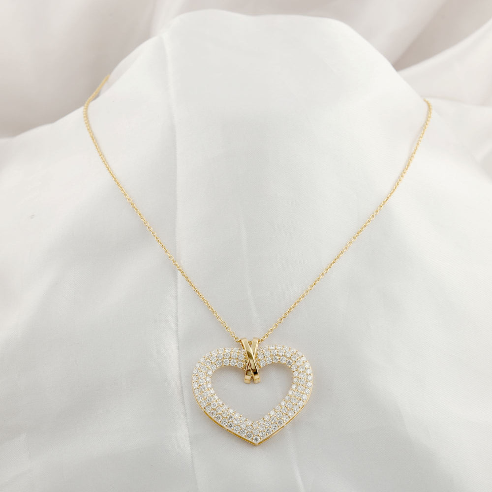3.81 Ct Heart Shape Diamond Pendant Necklace with Fine Gold featuring a heart-shaped natural diamond pendant