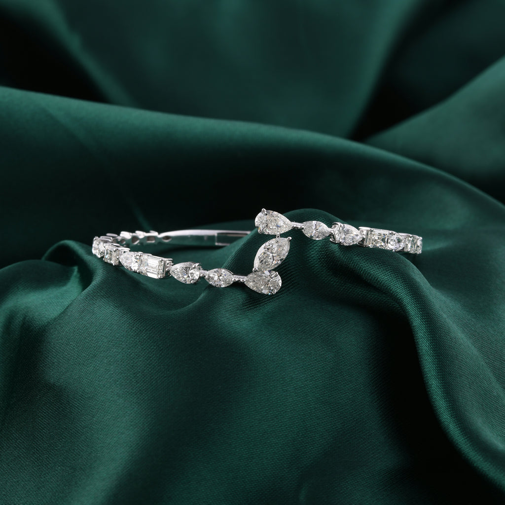 Handcrafted Multi Cut 6.12 Carat Natural Diamond Solid Gold Bracelet