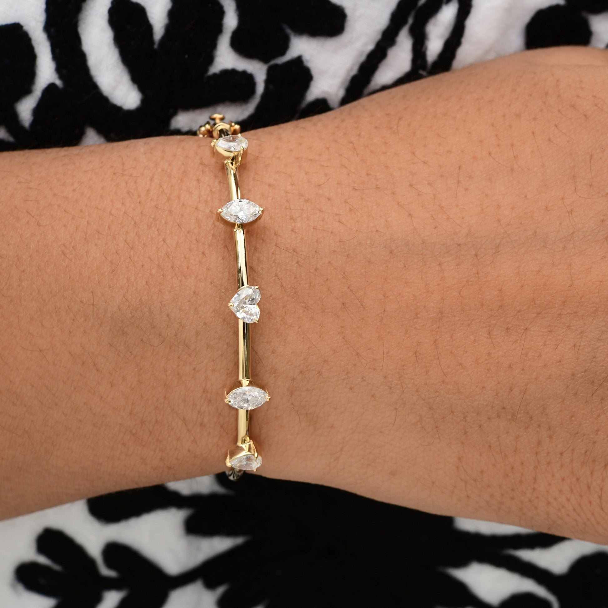 Minimal Fine Gold Mixed Cut 1.77Ct Natural Diamond Bridesmaid Bangle Bracelet