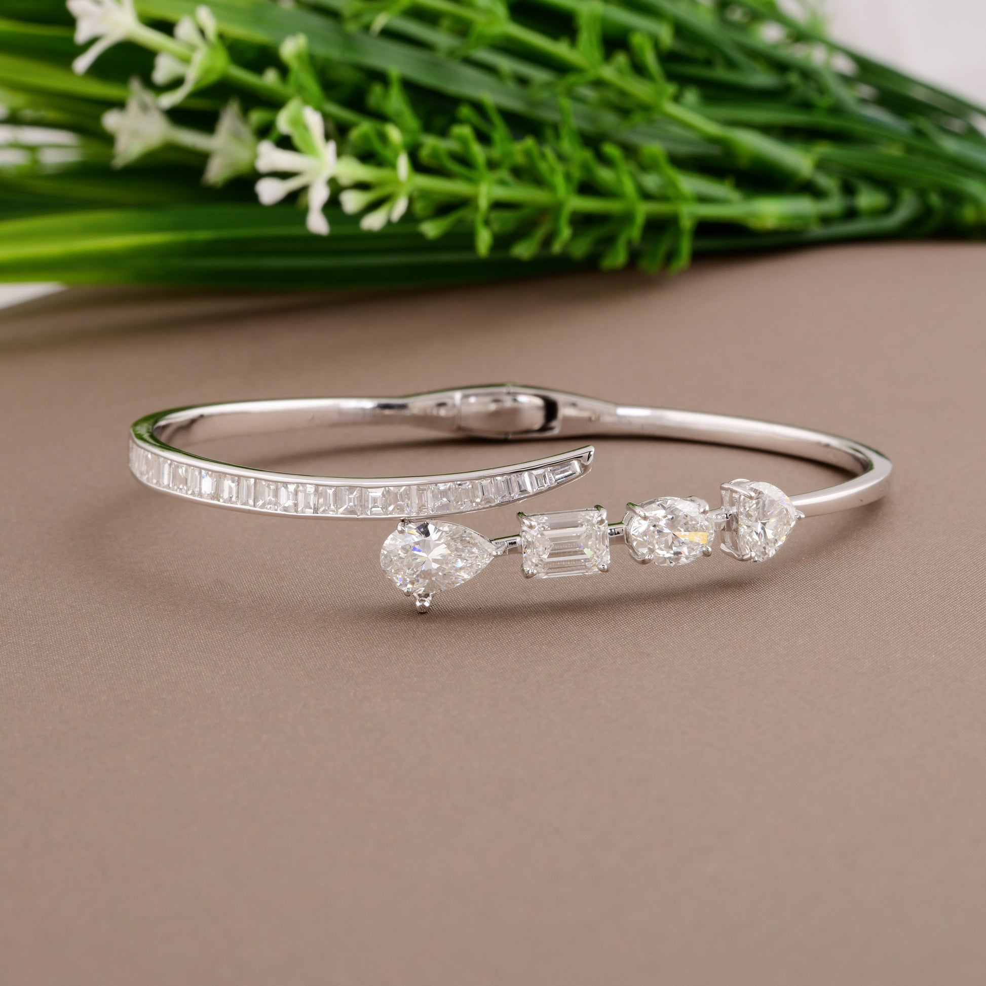 Stackable 4.87Ct Mixed Cut Natural Diamond Bracelet For Wife