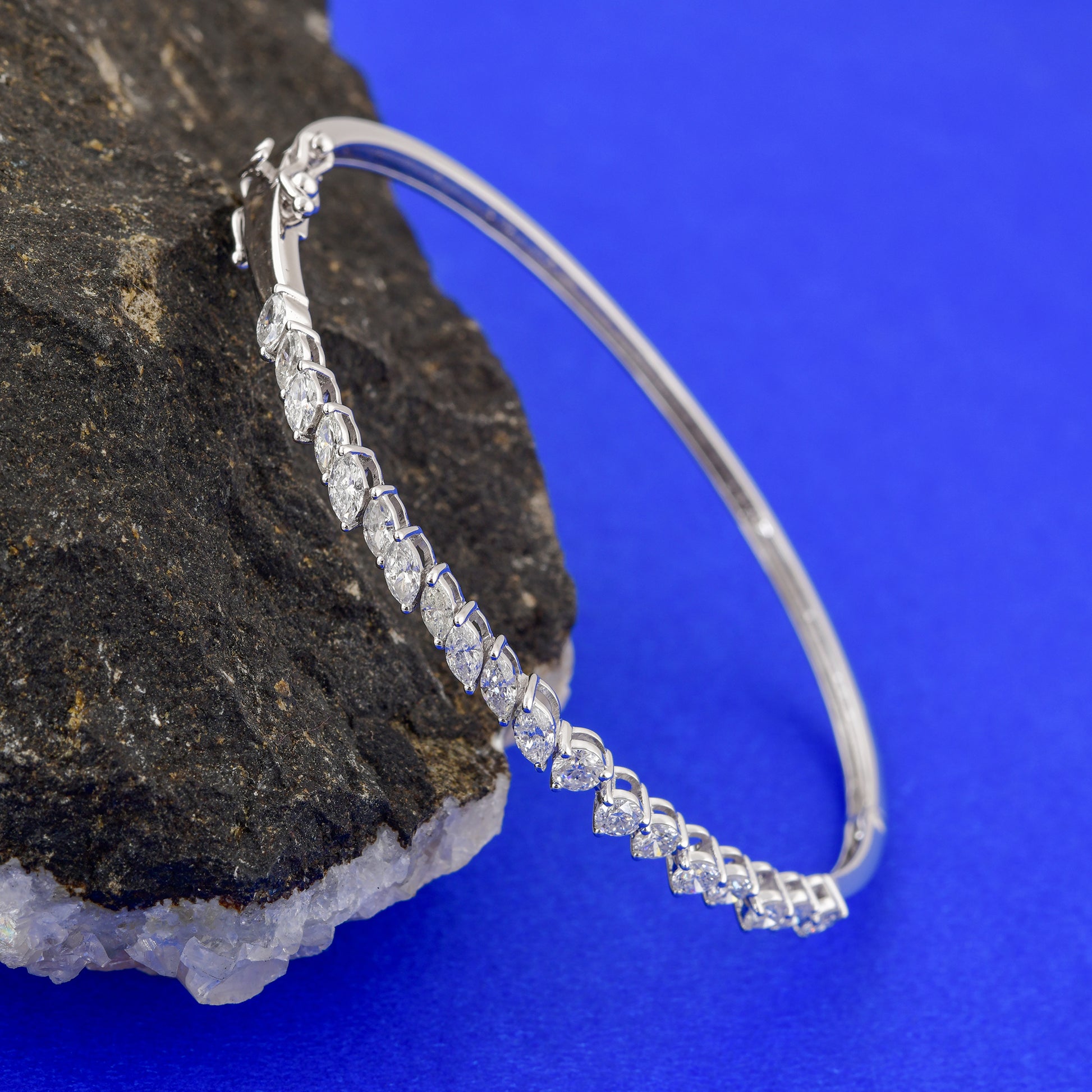 Marquise Round Cut 1.46 Carat Natural Diamond Gold Bangle Bracelet