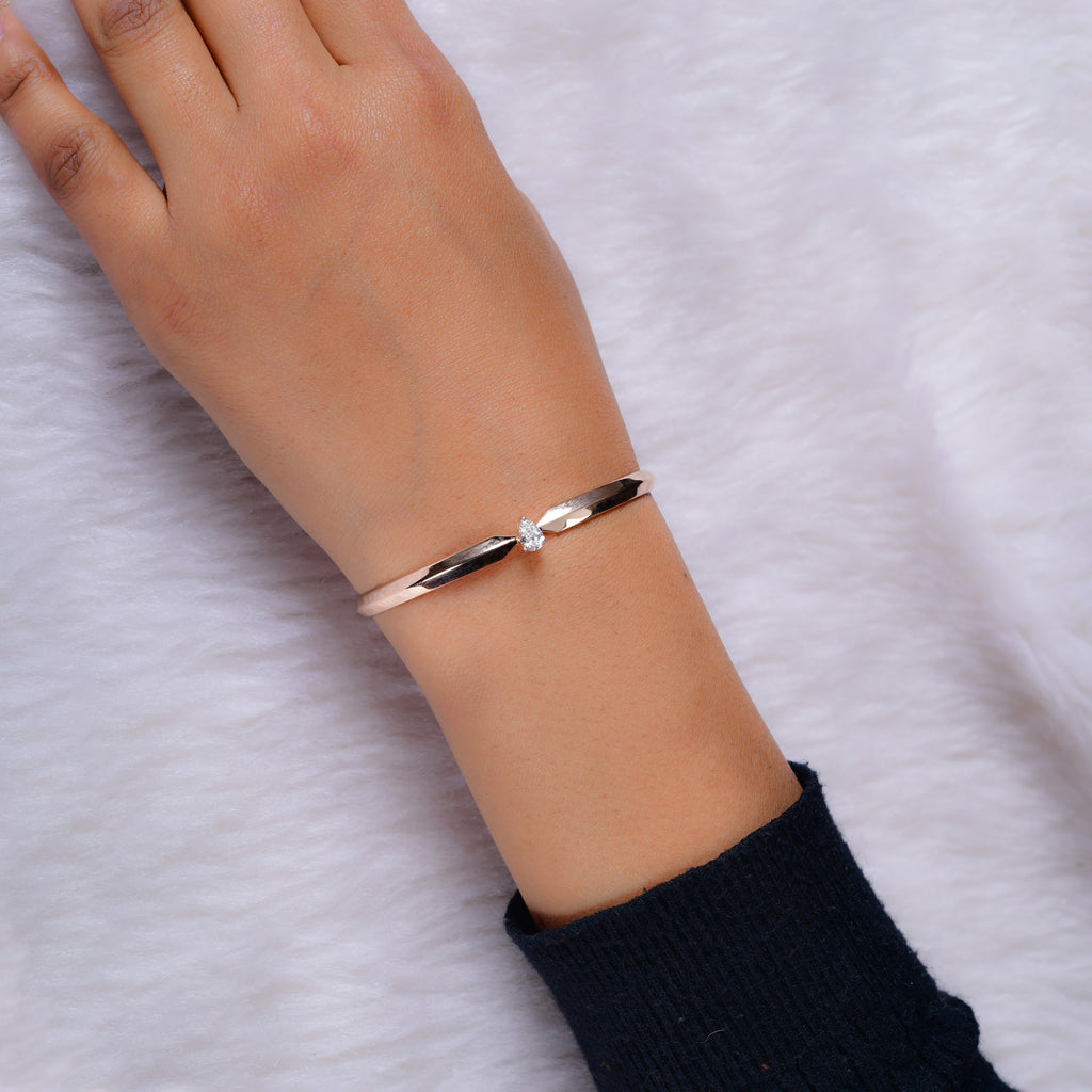 Solitaire Pear Cut SI/HI Natural Diamond Bangle Bracelet In Solid Gold
