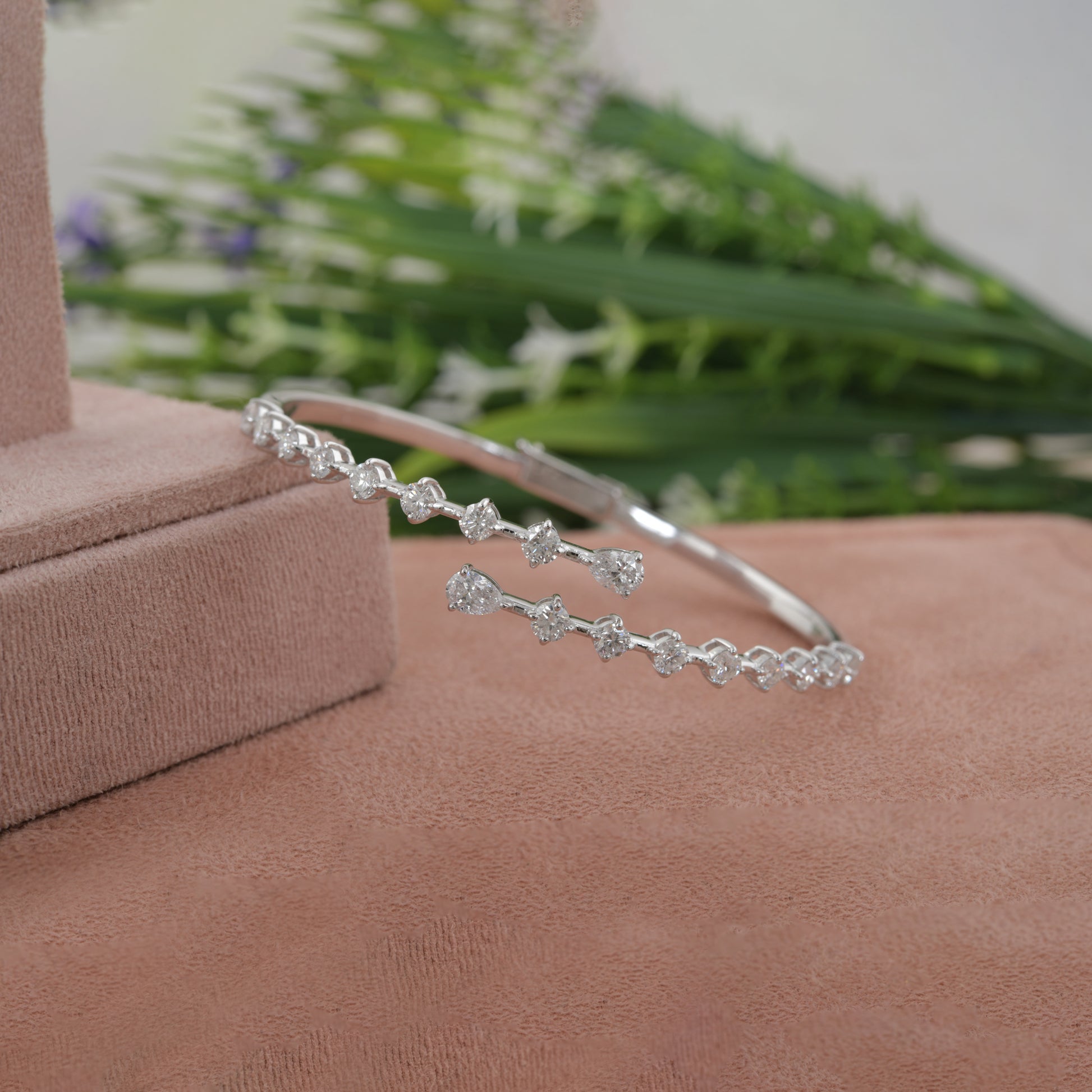 1.99Ct Round Brilliant Cut Natural Diamond Open Bangle Bracelet In Solid Gold