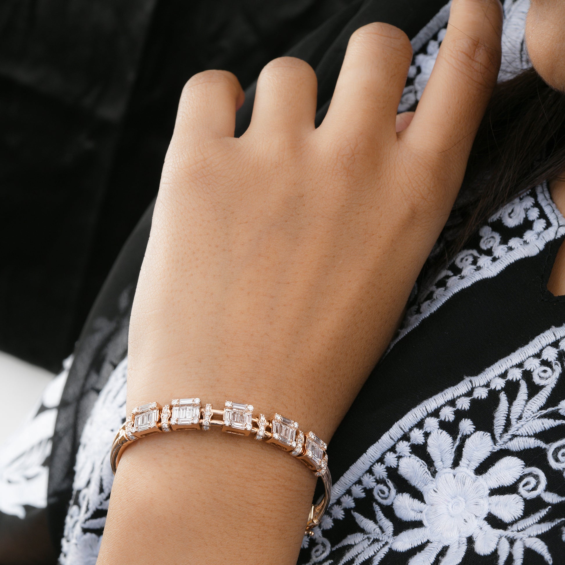 2.70Ct Baguette Cut Diamond Bangle Bracelet In Solid Gold For Women