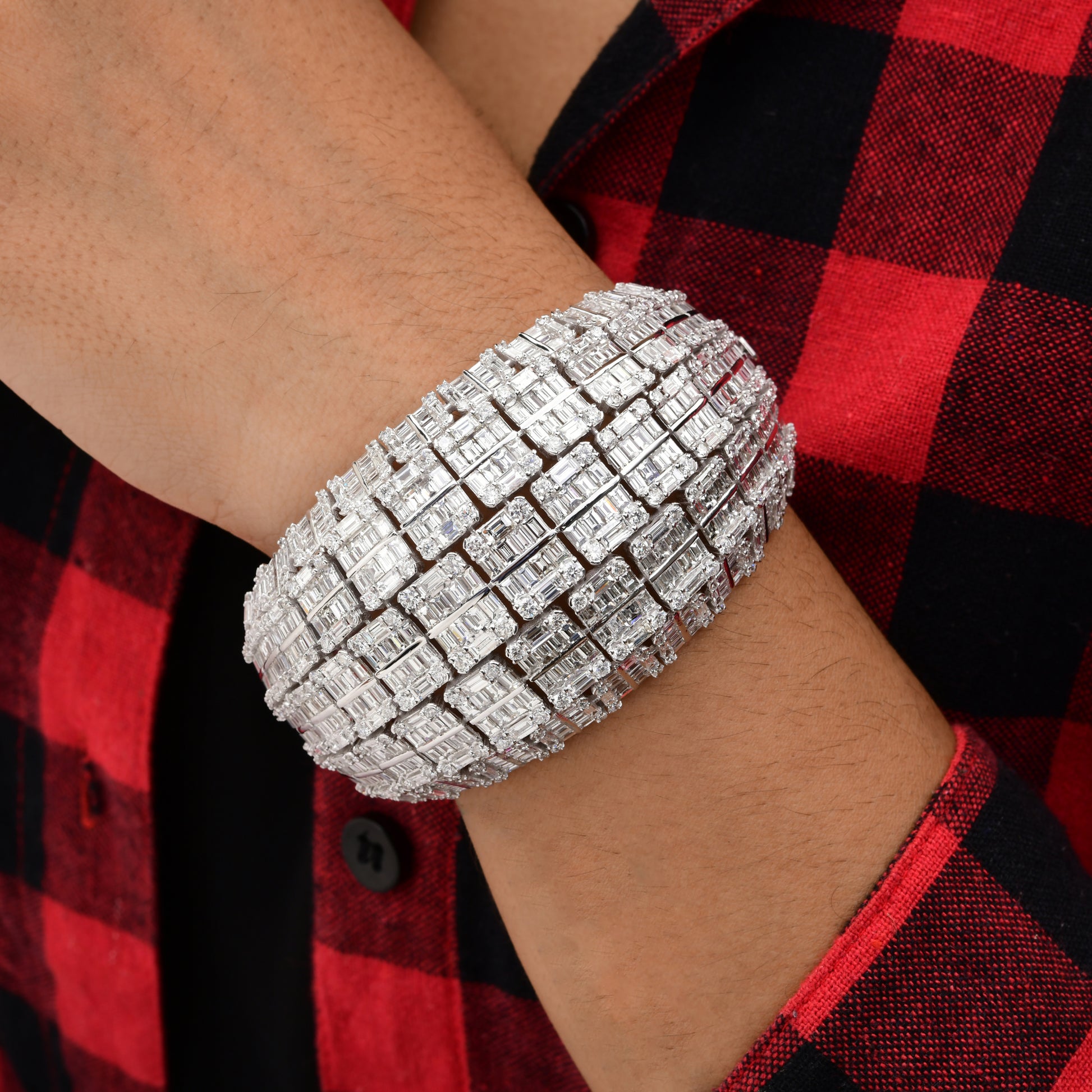 Statement 31Ct Wide Band Natural Diamond Bangle Bracelet In Gold For Women