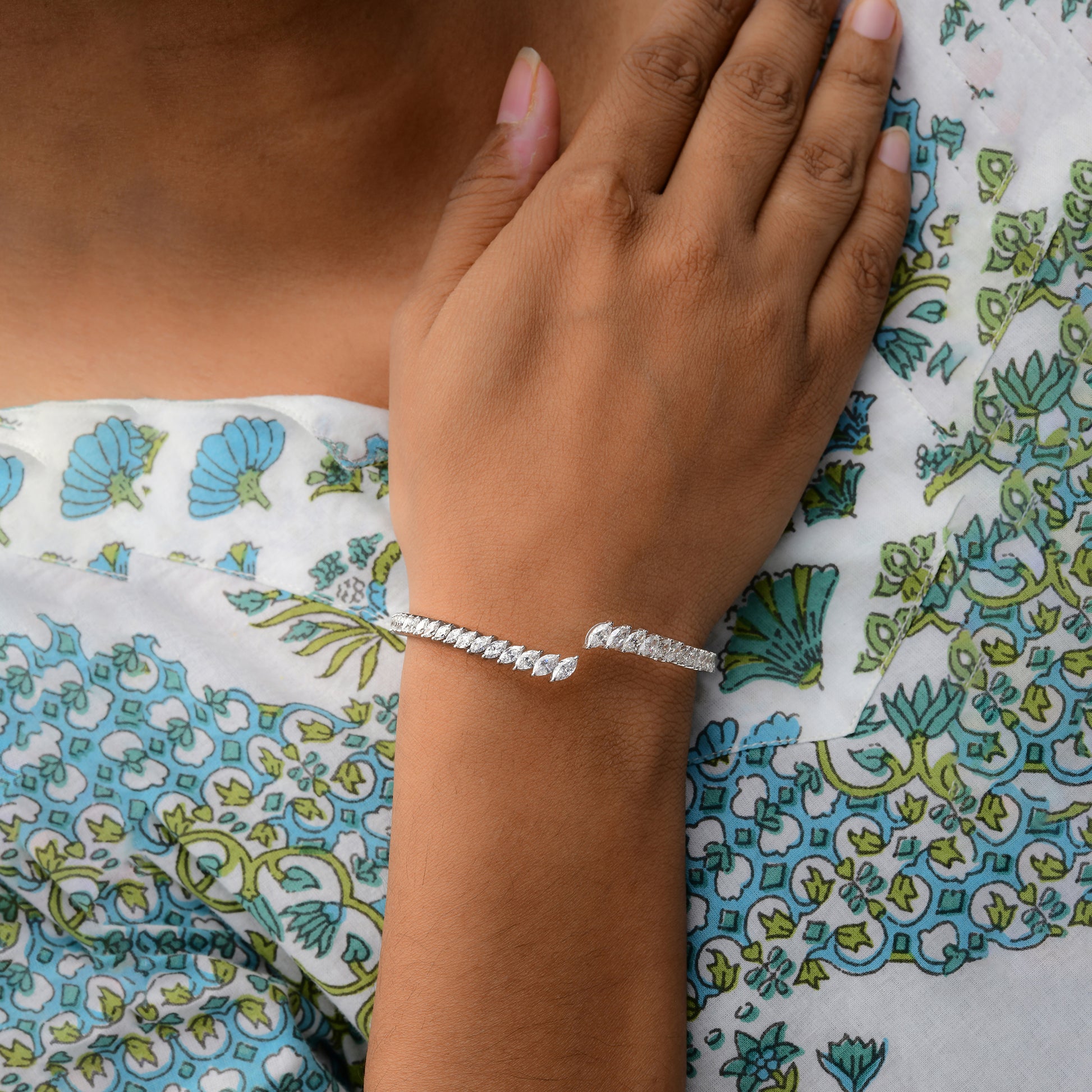 Marquise Cut 4.87 Carat Diamond Cuff Gold Bypass Bangle Bracelet