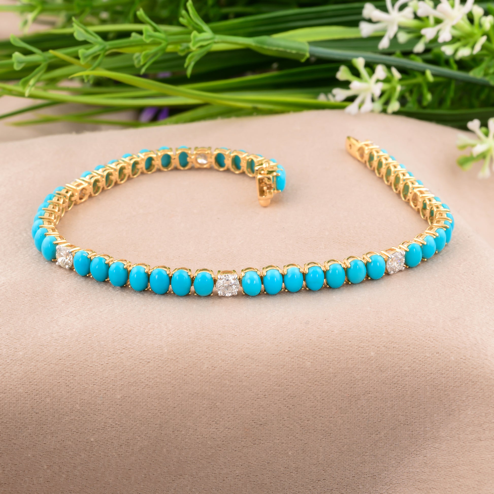8.41 Tcw Natural Diamond Oval Cut Arizona Turquoise Gold Bracelet