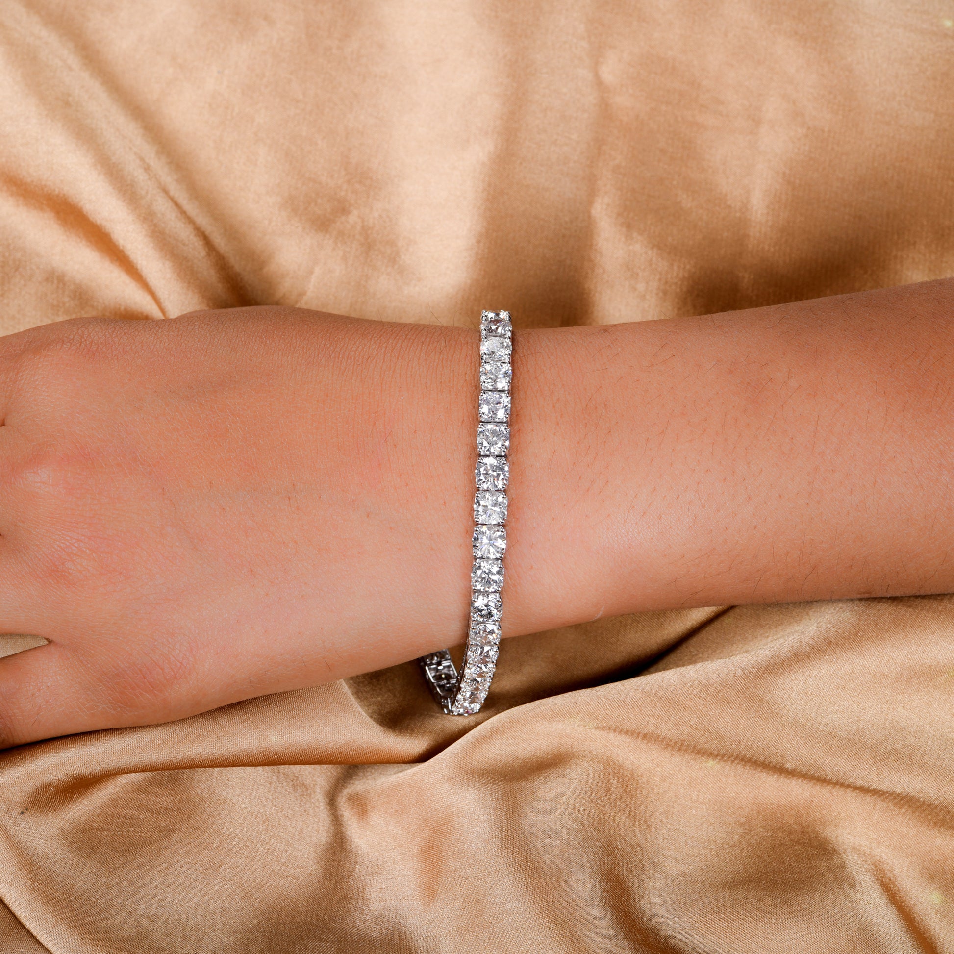 Round Cut 21.95 Carat Natural Diamond Single Line Gold Tennis Bracelet