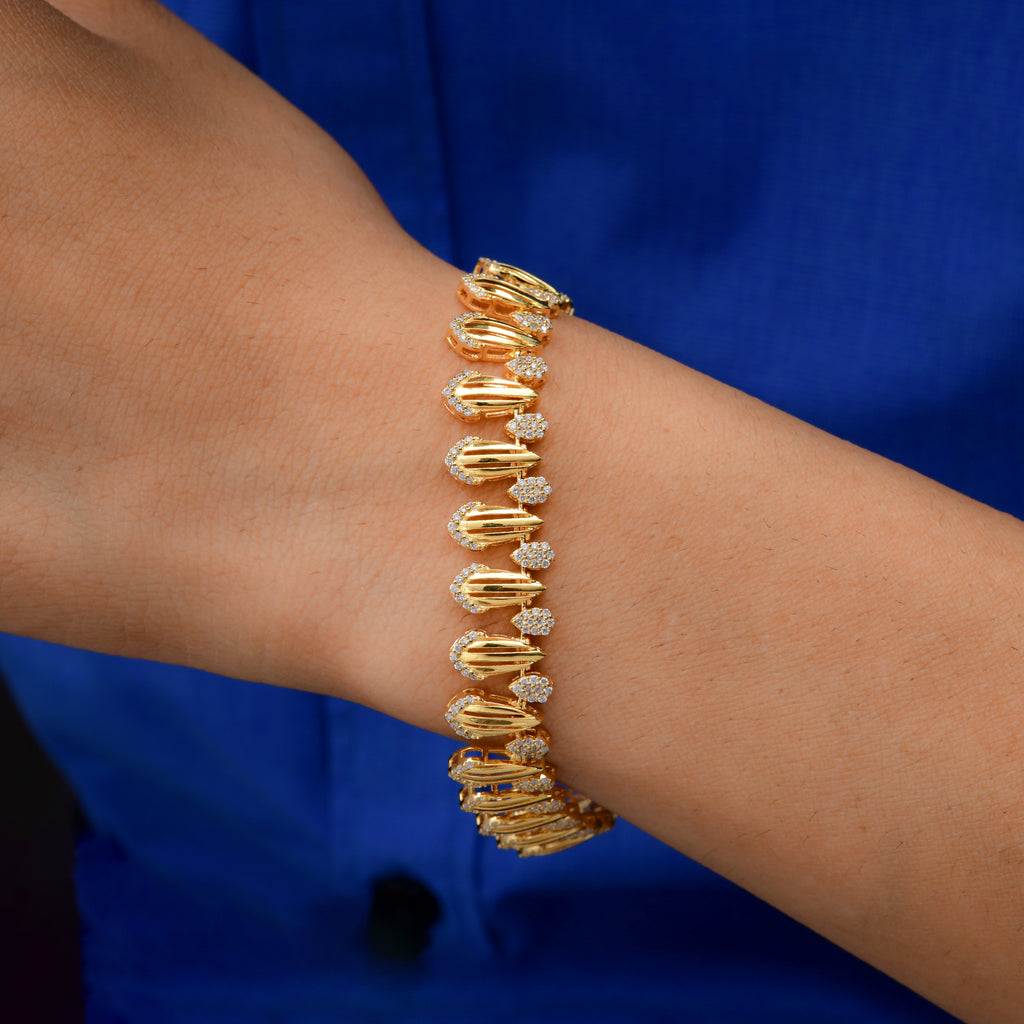 1.43 Ct. Real Diamond Round Cluster Design Bracelet in Gold Teardrop