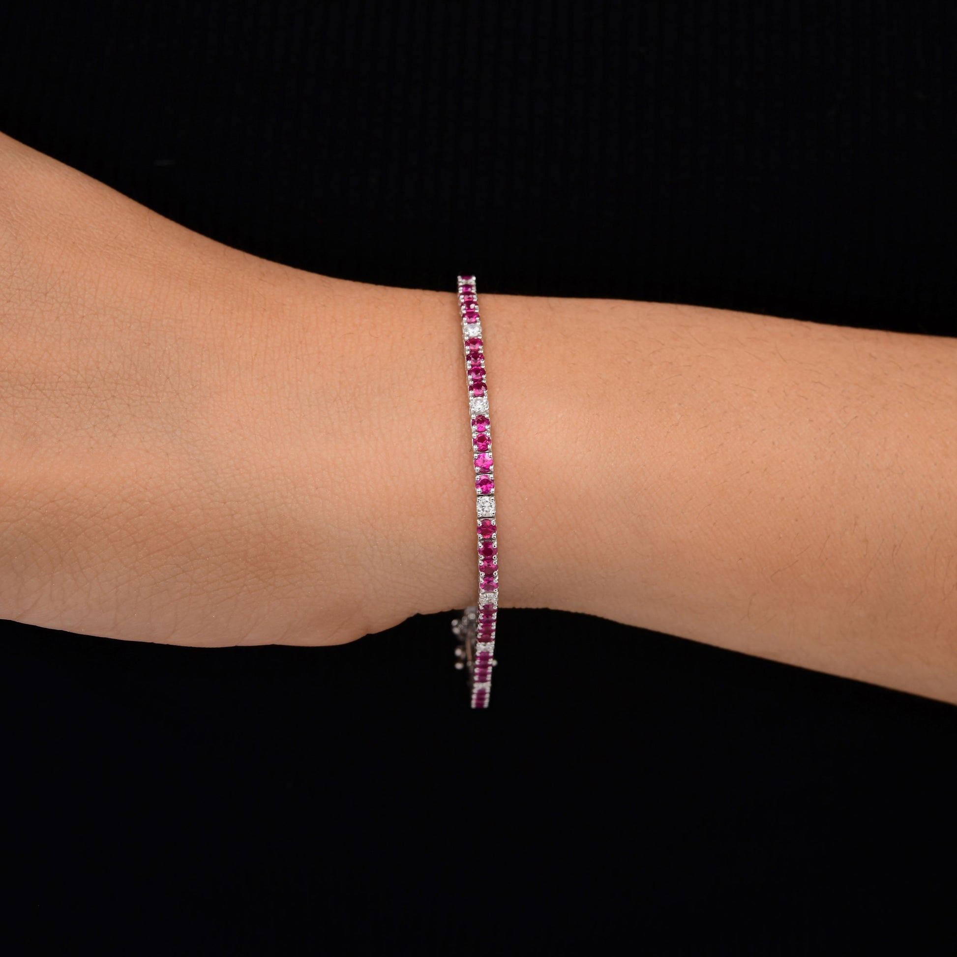 Fine Gold 4.65Tcw Round Brilliant Cut Ruby Diamond Tennis Anniversary Bracelet