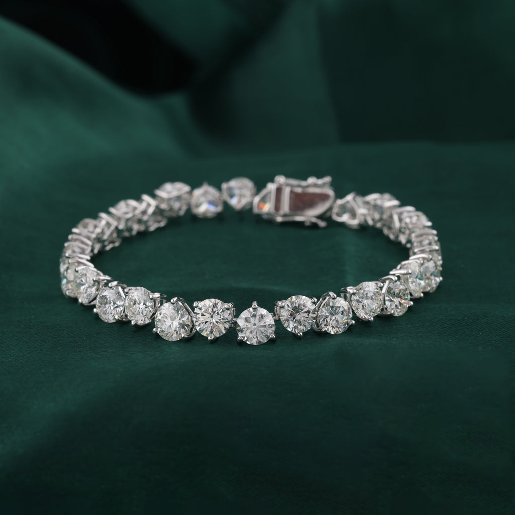 Certified Prong Set Round Brilliant Diamond Tennis Bracelet in Fine Gold