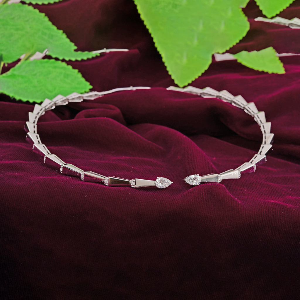 1.85 Carat Pear Round Cut Natural Diamond Gold Choker Necklace