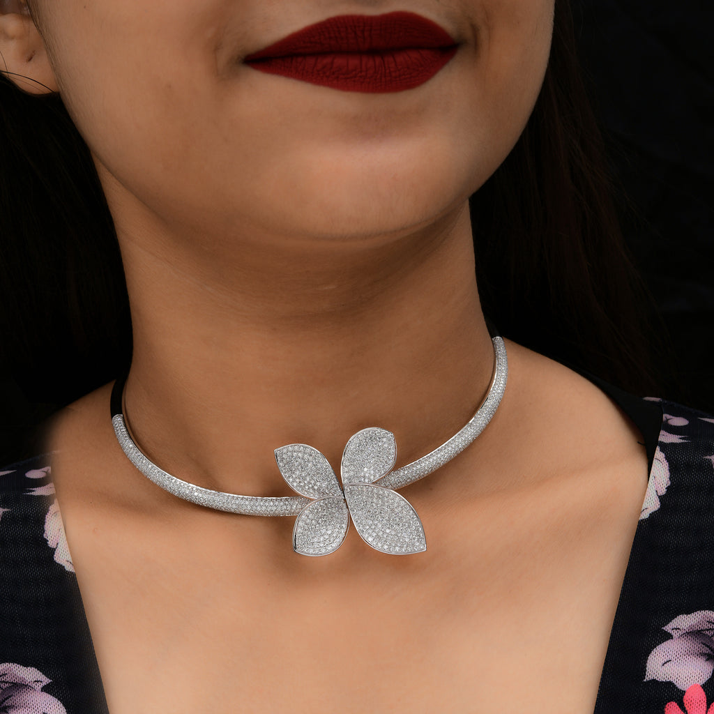 Handmade 11.20 Carat Natural Pave Diamond Leaf Gold Choker Necklace