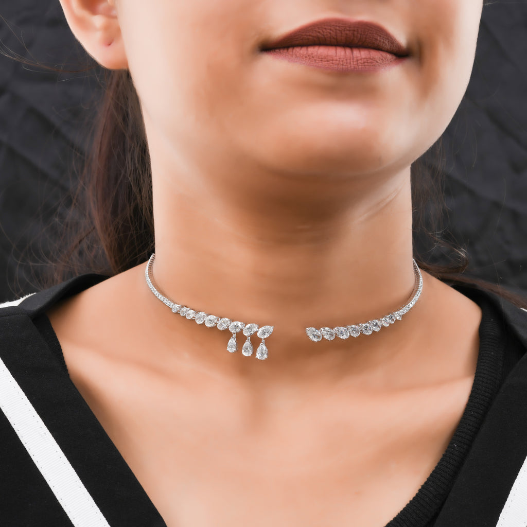 8.77 Ct. Statement Drop Diamonds Choker Necklace in Fine Gold