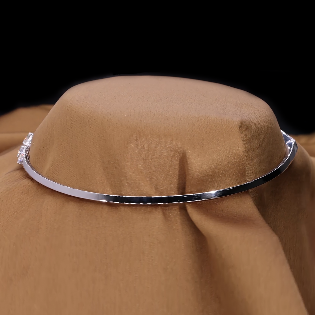Minimalist 1.85 Ct Pear Cut Diamonds Gold Choker Necklace for Everyday Elegance