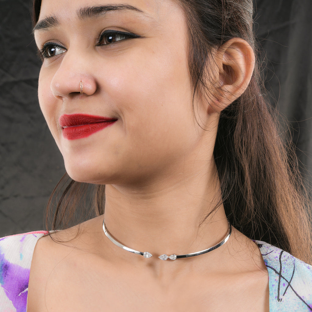 Minimalist 1.85 Ct Pear Cut Diamonds Gold Choker Necklace for Everyday Elegance