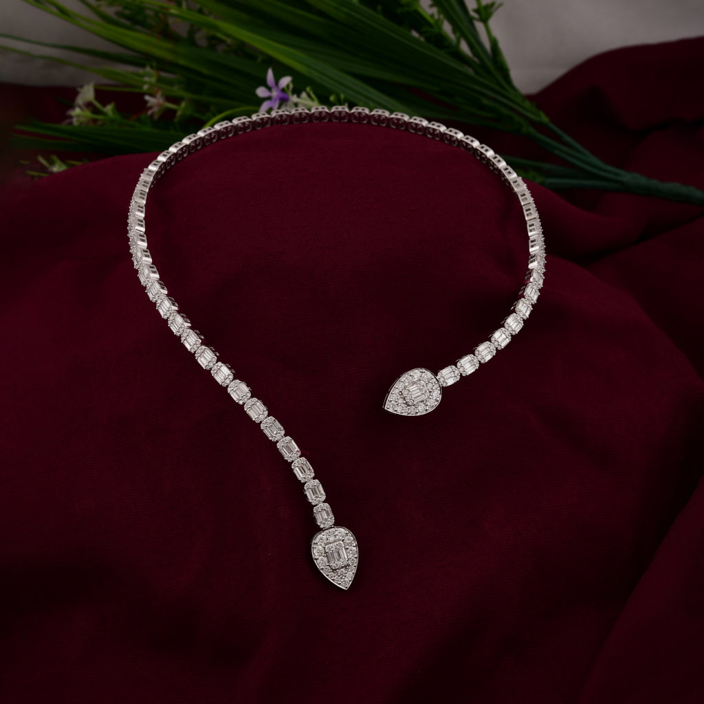 Brilliant Cut 7.02 Carat SI/HI Baguette Diamond Gold Choker Necklace