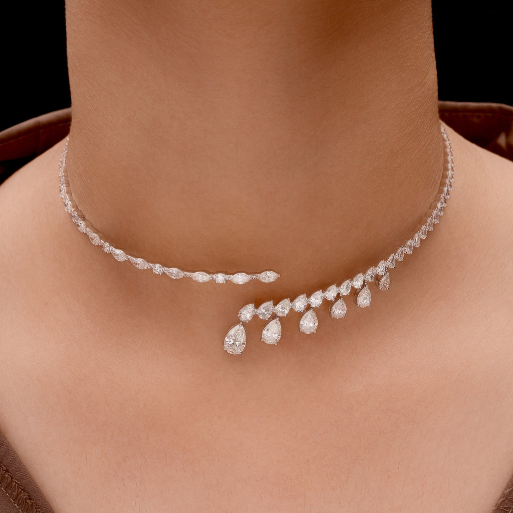 Handcrafted 9.75 Carat Natural Diamond Choker Necklace in Fine Gold
