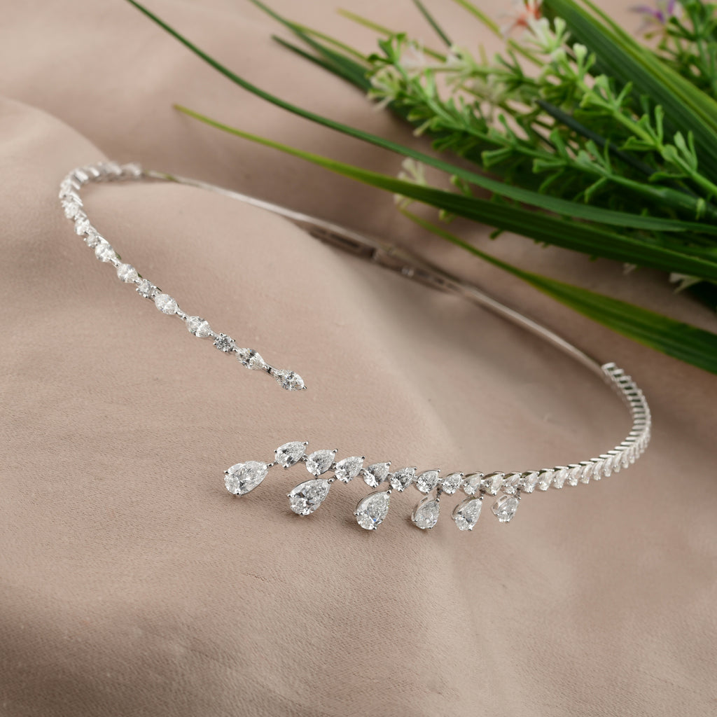 Handcrafted 9.75 Carat Natural Diamond Choker Necklace in Fine Gold