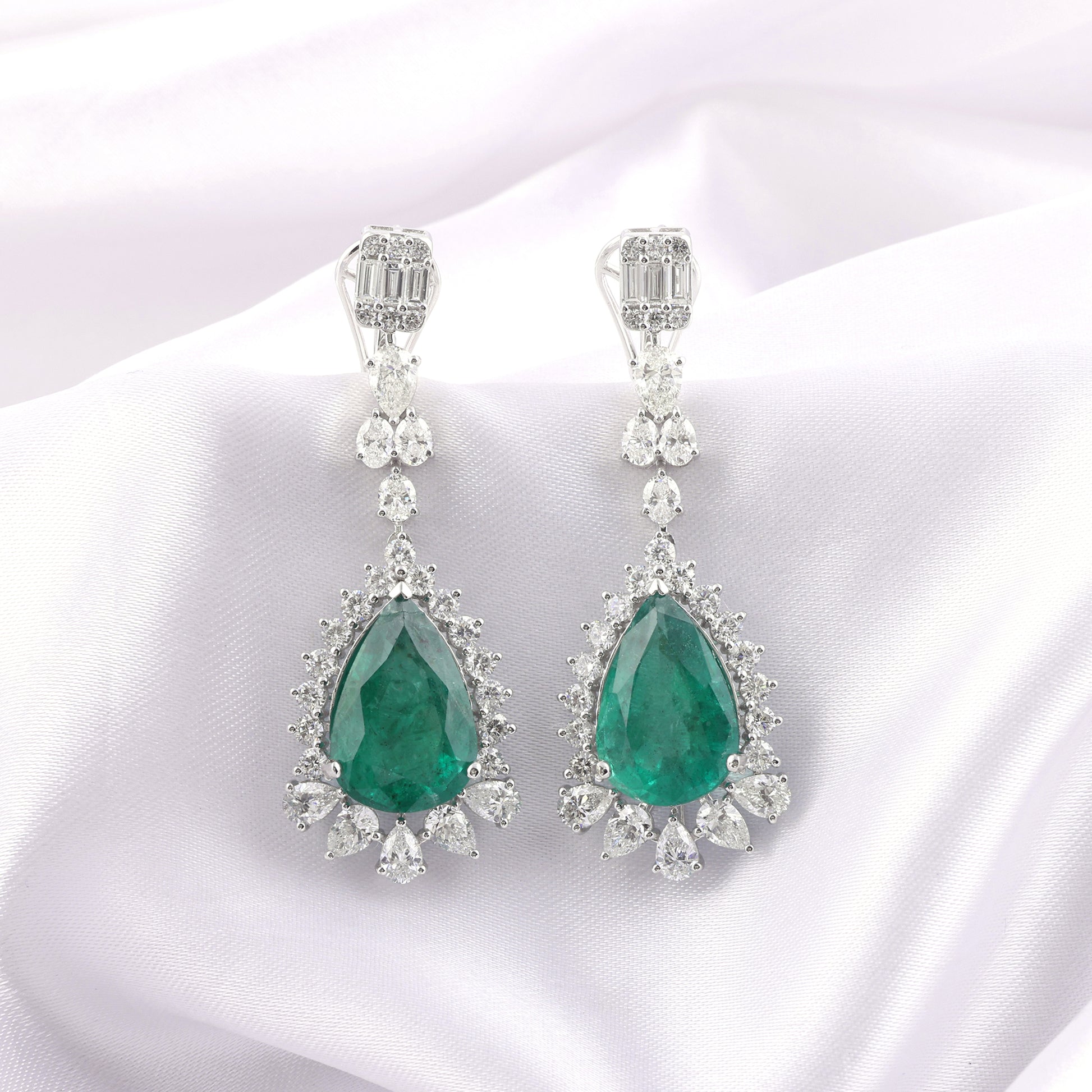 Exquisite Pear Shaped Emerald & Diamond Halo Drop Earrings in Fine Gold