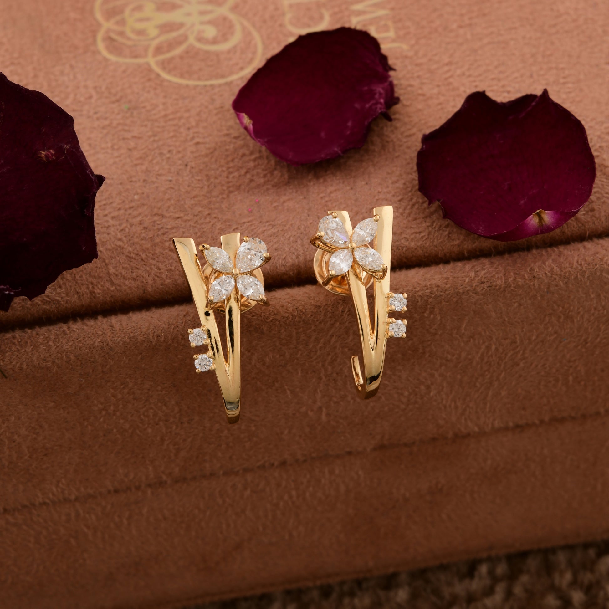 0.90 Ct SI/HI Diamond Floral Huggie Stud Earrings