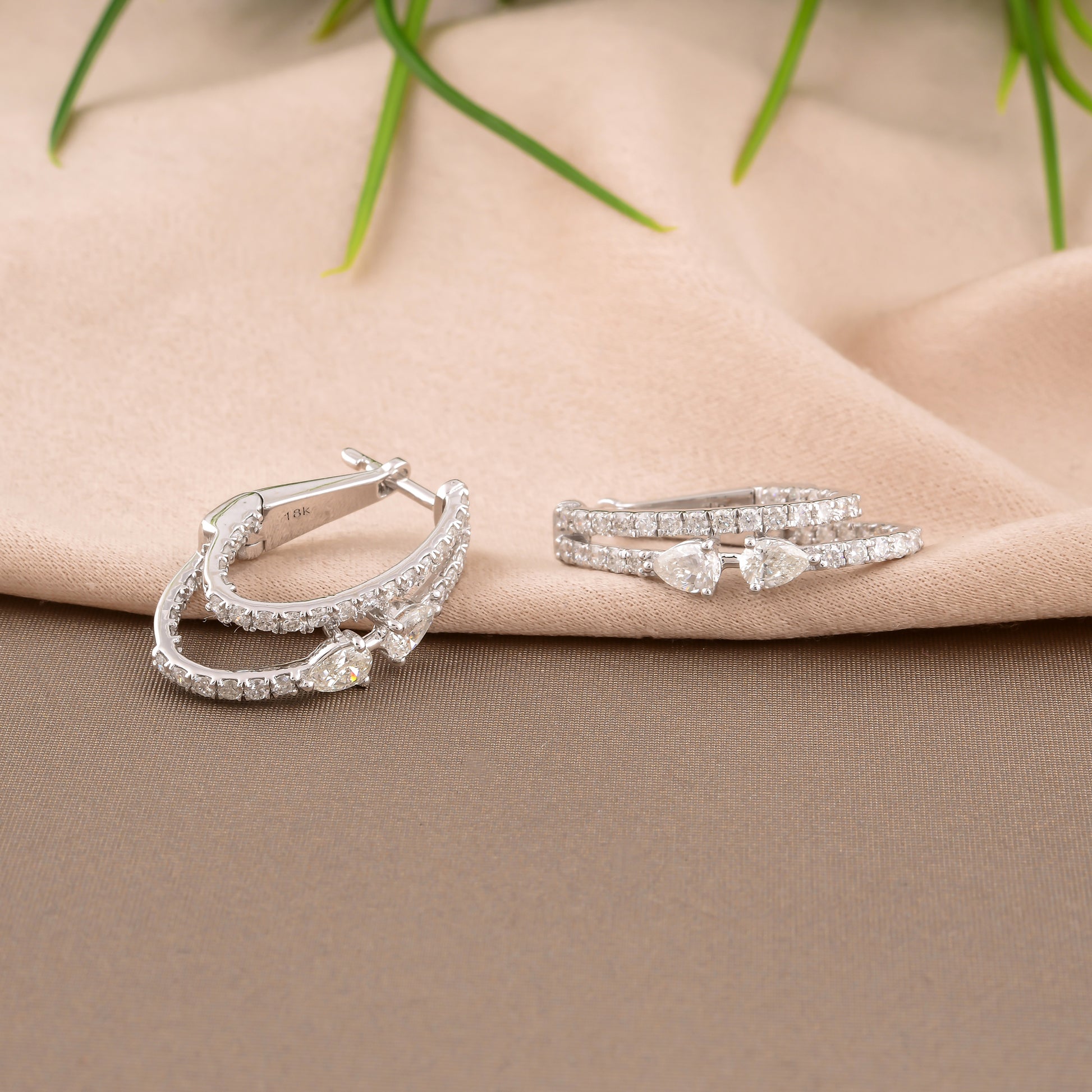 Fine Gold 1.35 Carat Natural SI/HI Pear Round Diamond Hoop Earrings