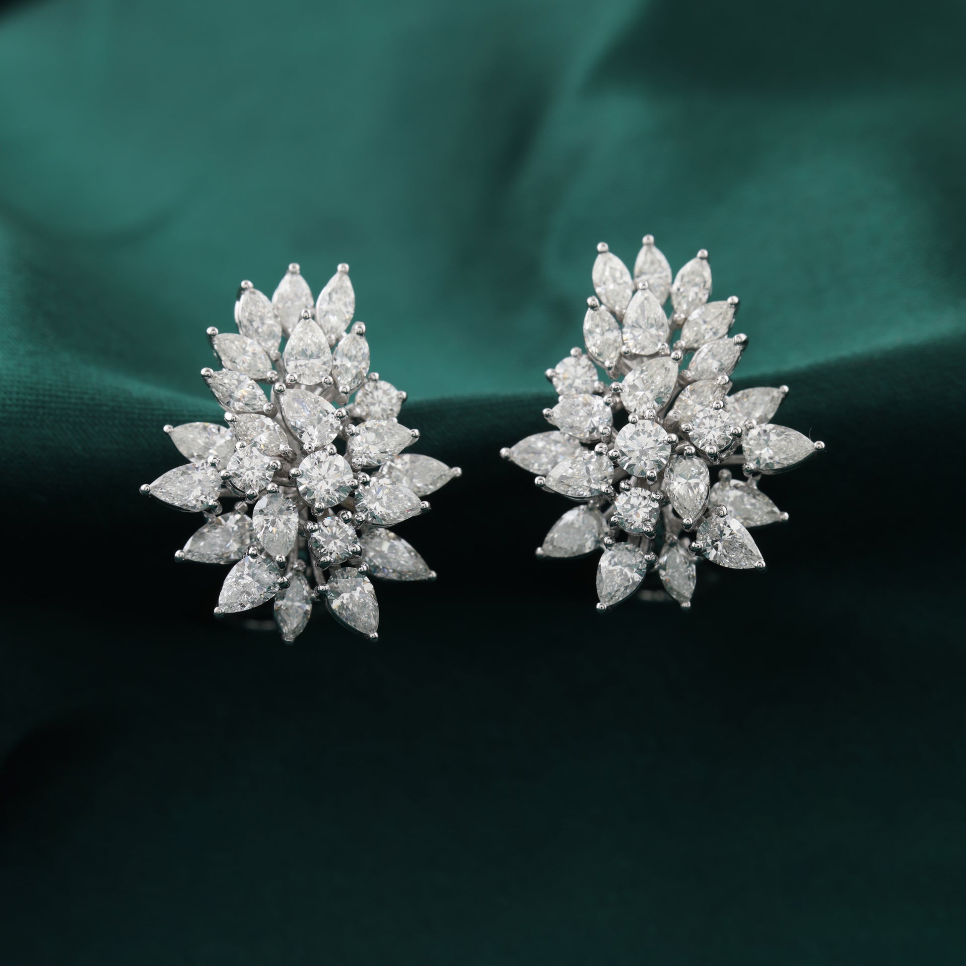 Floral Starburst Design Natural Diamond Cluster Stud Earrings in Fine Gold