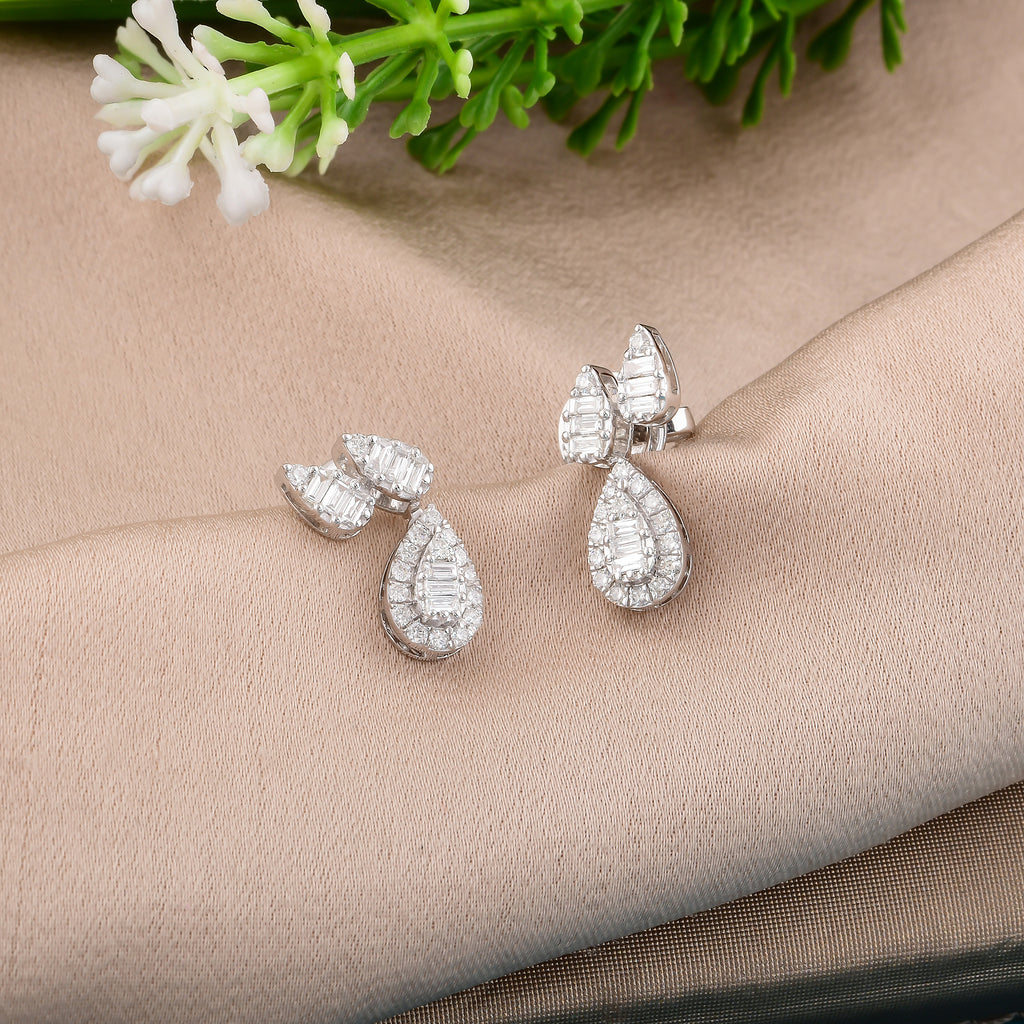 0.53 Ct Natural SI/H Baguette Round Diamond Stud Earrings