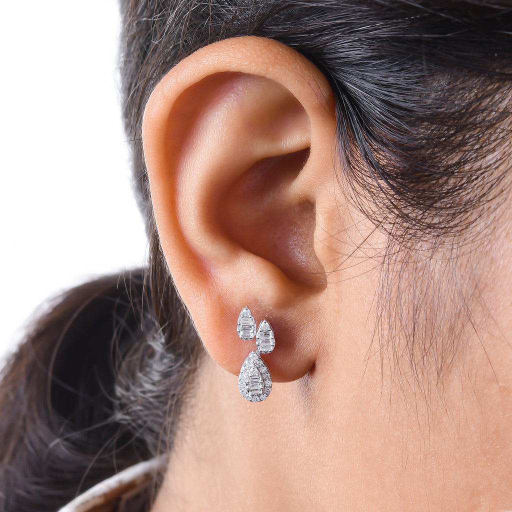 0.53 Ct Natural SI/H Baguette Round Diamond Stud Earrings