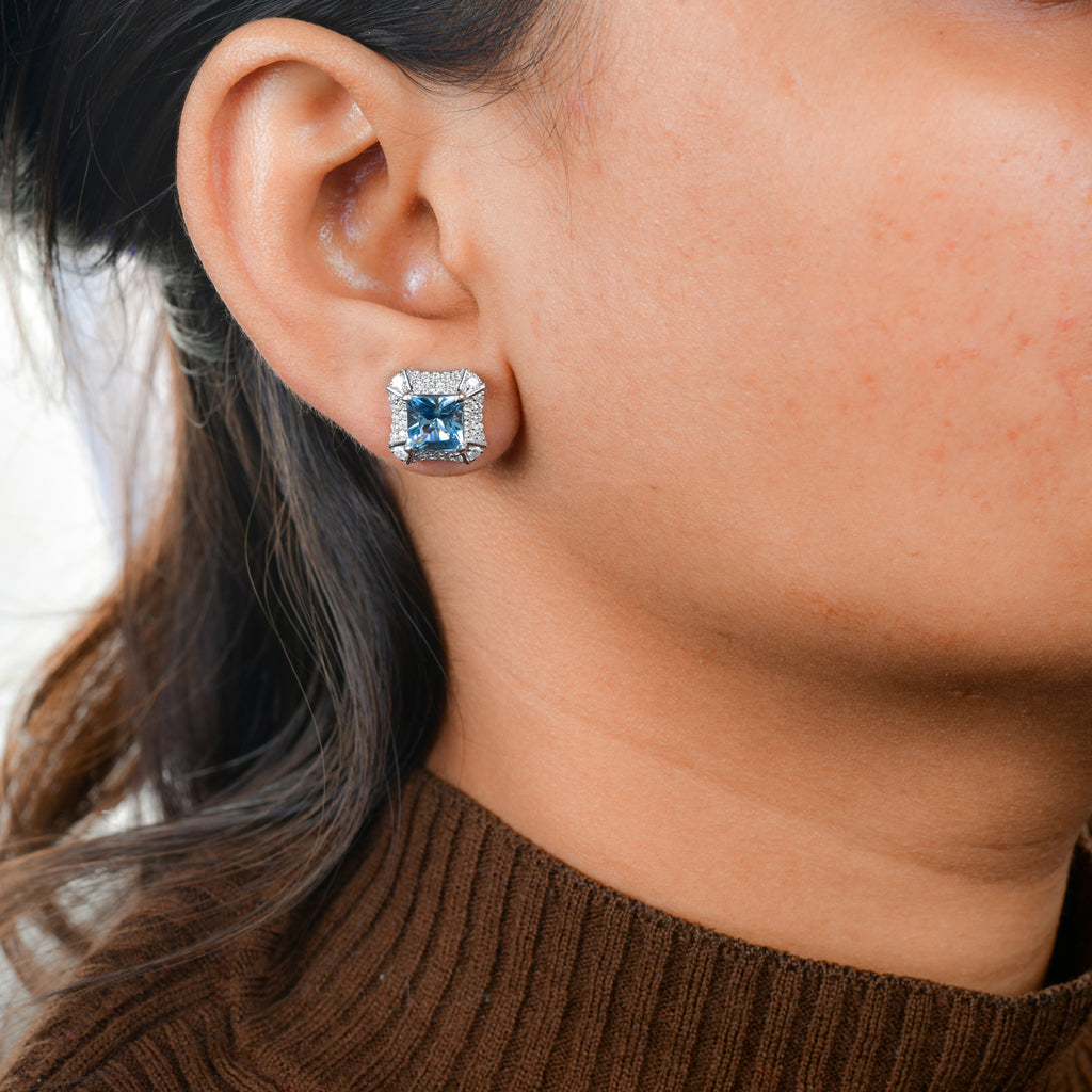 Minimalist 3.58Tcw Aquamarine Diamond Stud Earrings In Fine Gold