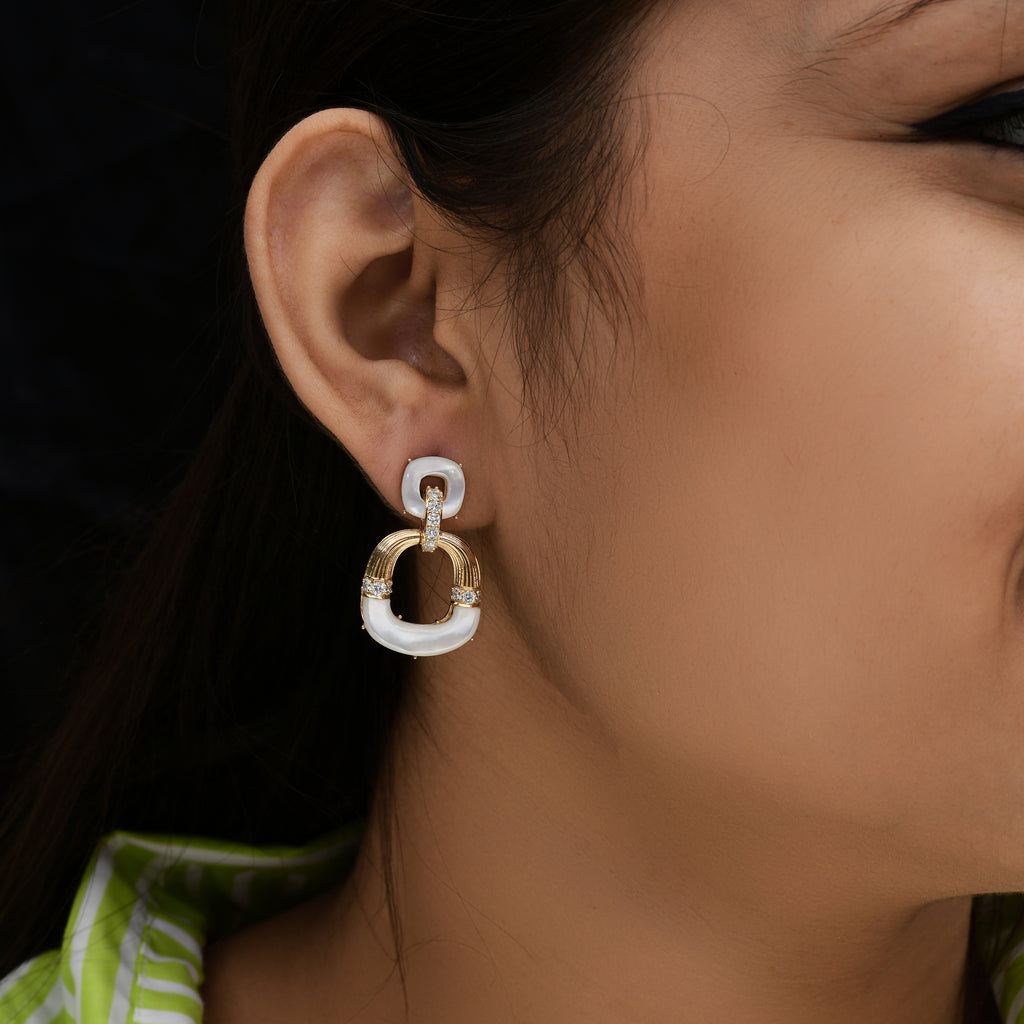 10.8Tcw Mother Of Pearl Round Cut Diamond Dangle Earrings in Solid Gold