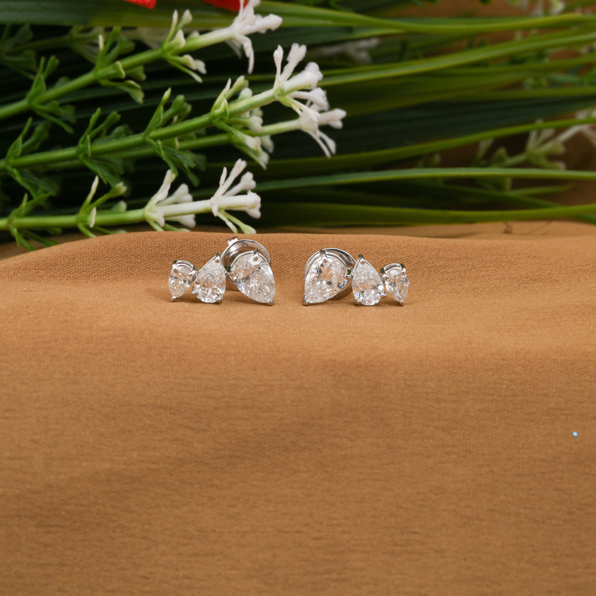Certified 2.53Ct Three Stone Diamond Stud Earrings In Solid Gold