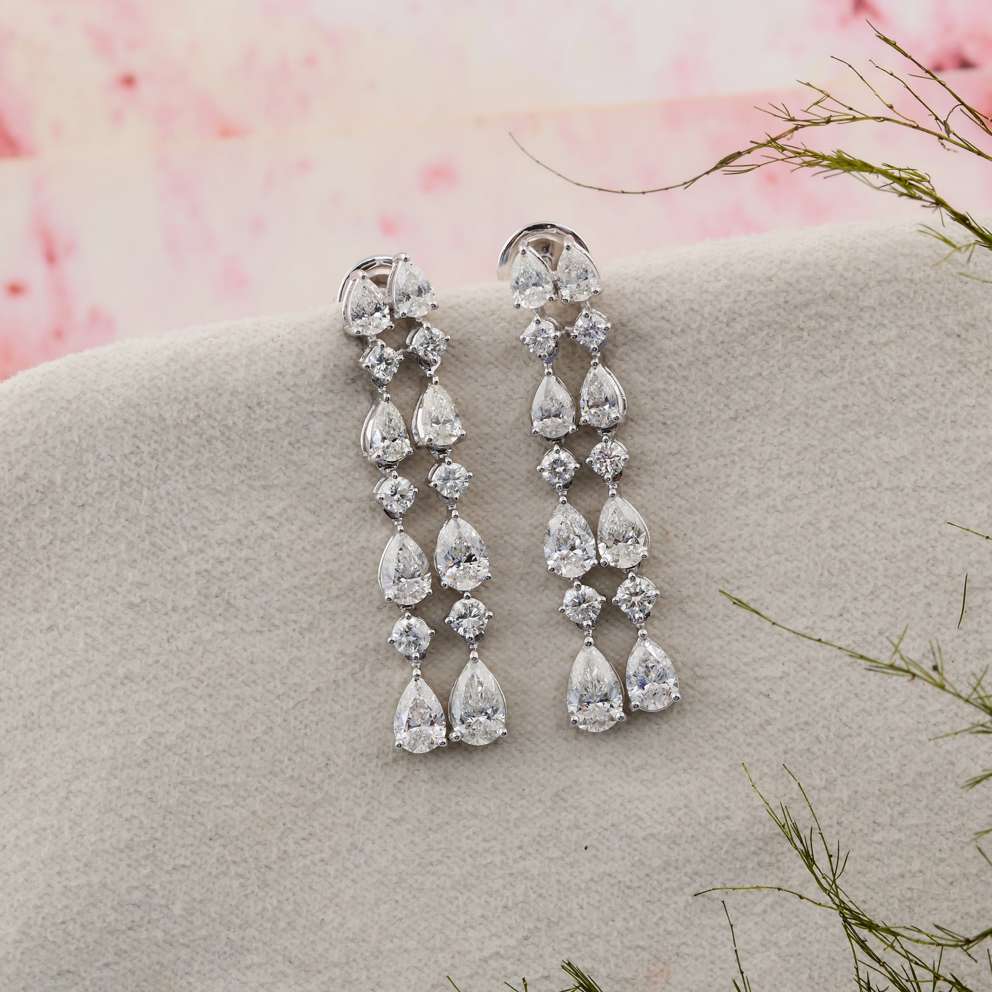 4.78 Carat SI/HI Pear Diamond Dangle Drop Earrings in Fine Gold