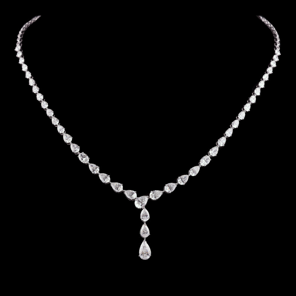 Classic Pear Cut 8.47 Carat Natural Diamond Drop Necklace in Fine Gold