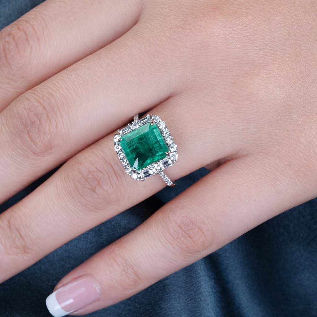 Certified Fine Gold Zambian Emerald Diamond Halo Ring