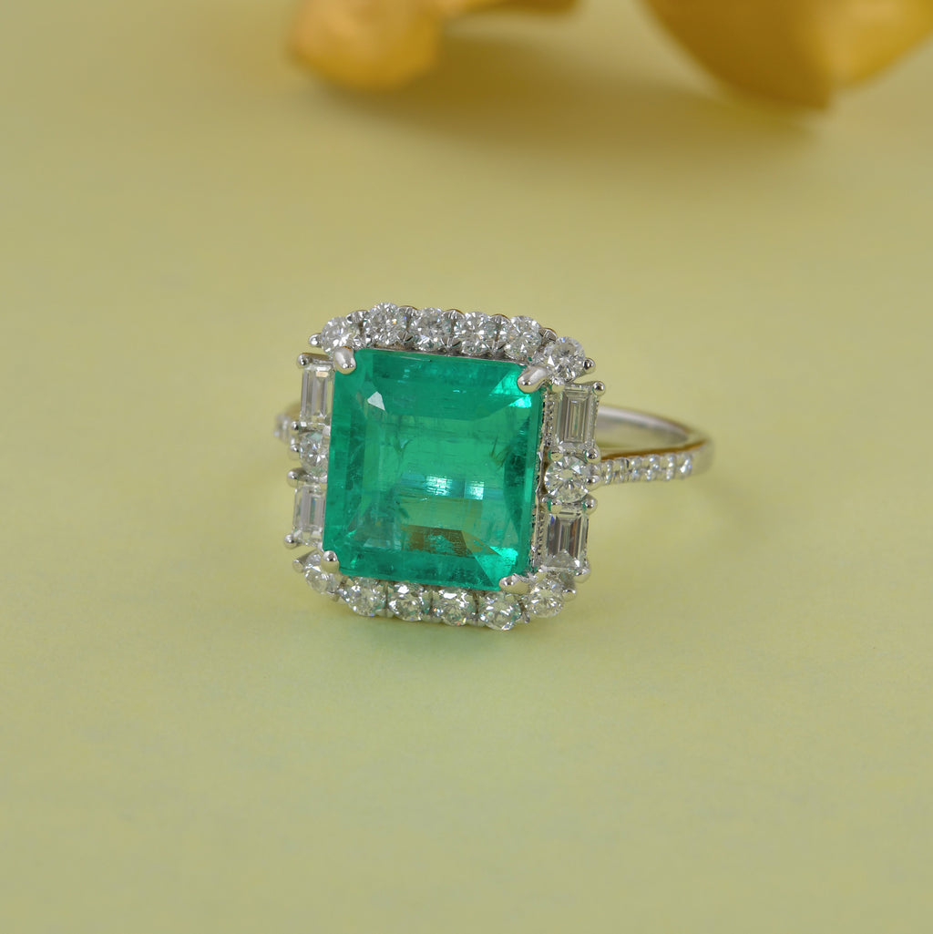 Certified Fine Gold 4.66 Tcw Zambian Emerald Gemstone Diamond Halo Ring