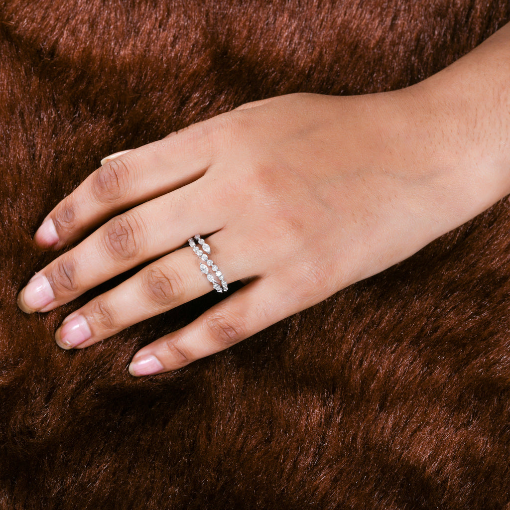 Minimalist 0.97Ct SI/HI Marquise & Round Diamond Gold Ring