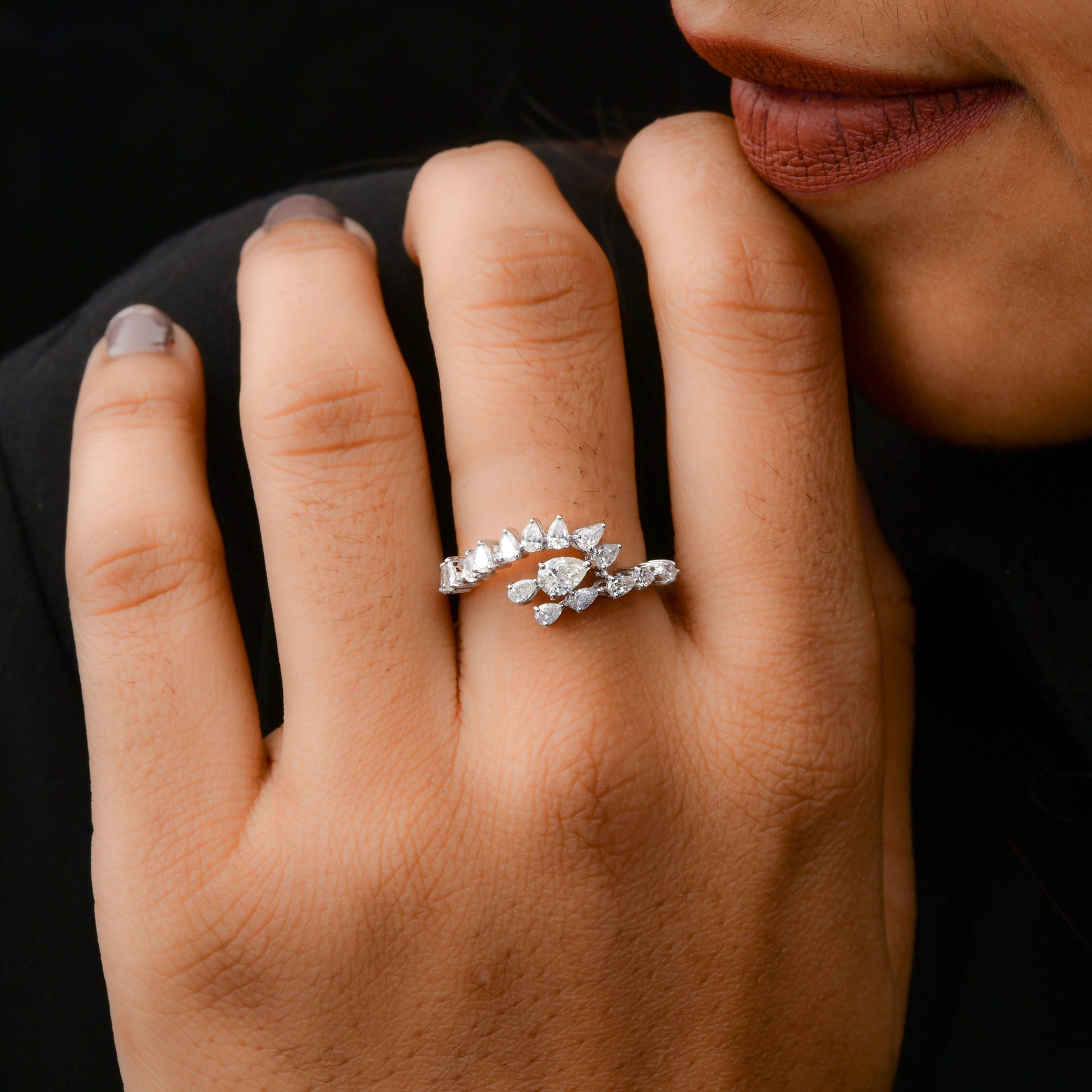 Unique 0.97 Ct SI/HI Clarity Pear Cut Diamond Cluster Gold Ring